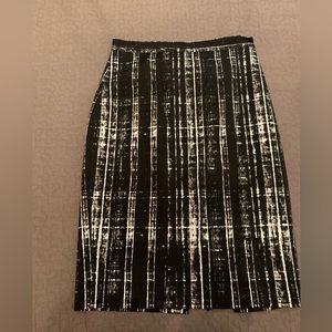 Black / white pattern (with Lycra) pencil skirt